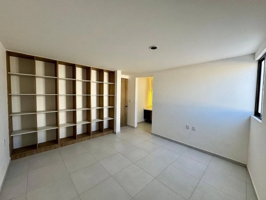 Casa en venta en esquina en Lomas de Juriquilla recámara en planta baja