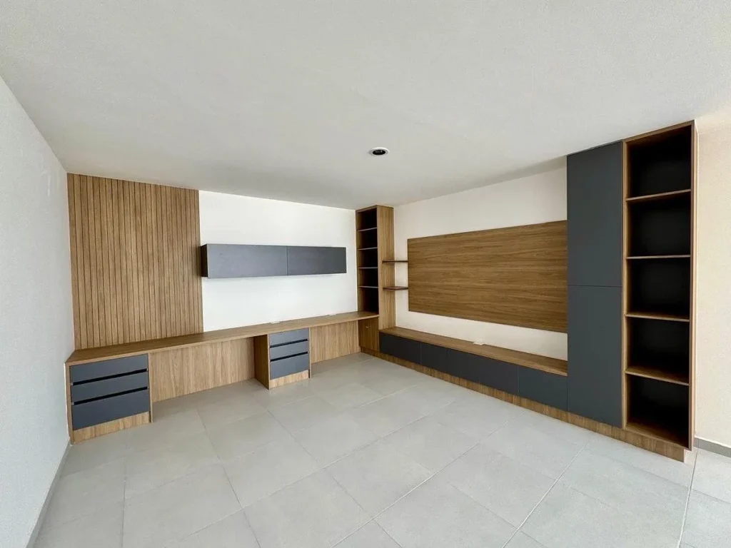 Casa en venta en esquina en Lomas de Juriquilla recámara en planta baja
