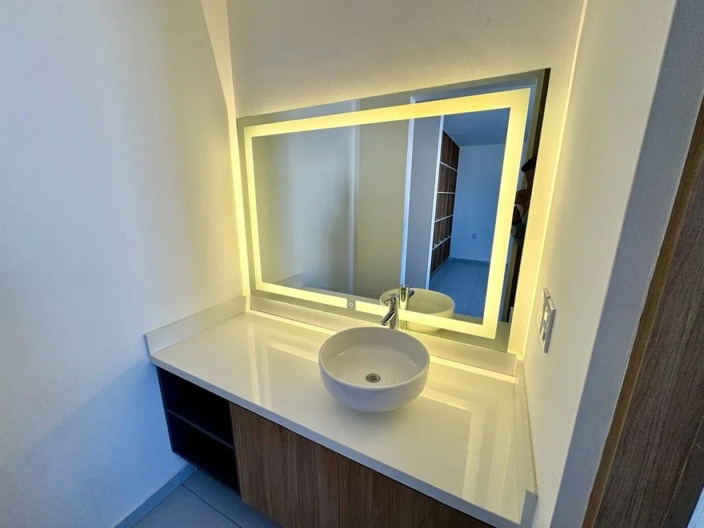 Casa en venta en esquina en Lomas de Juriquilla recámara en planta baja