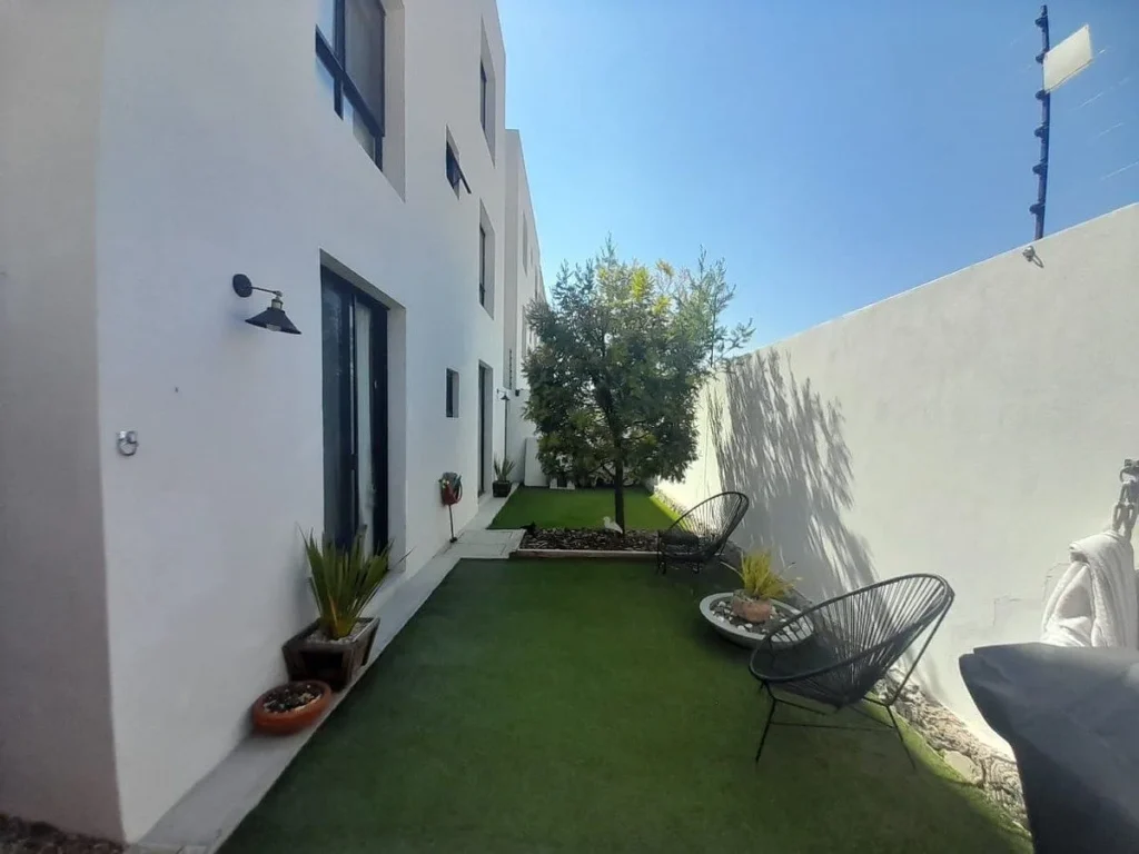 RENTA DE DEPARTAMENTO EN PB CON JARDÍN EXCEDENTE