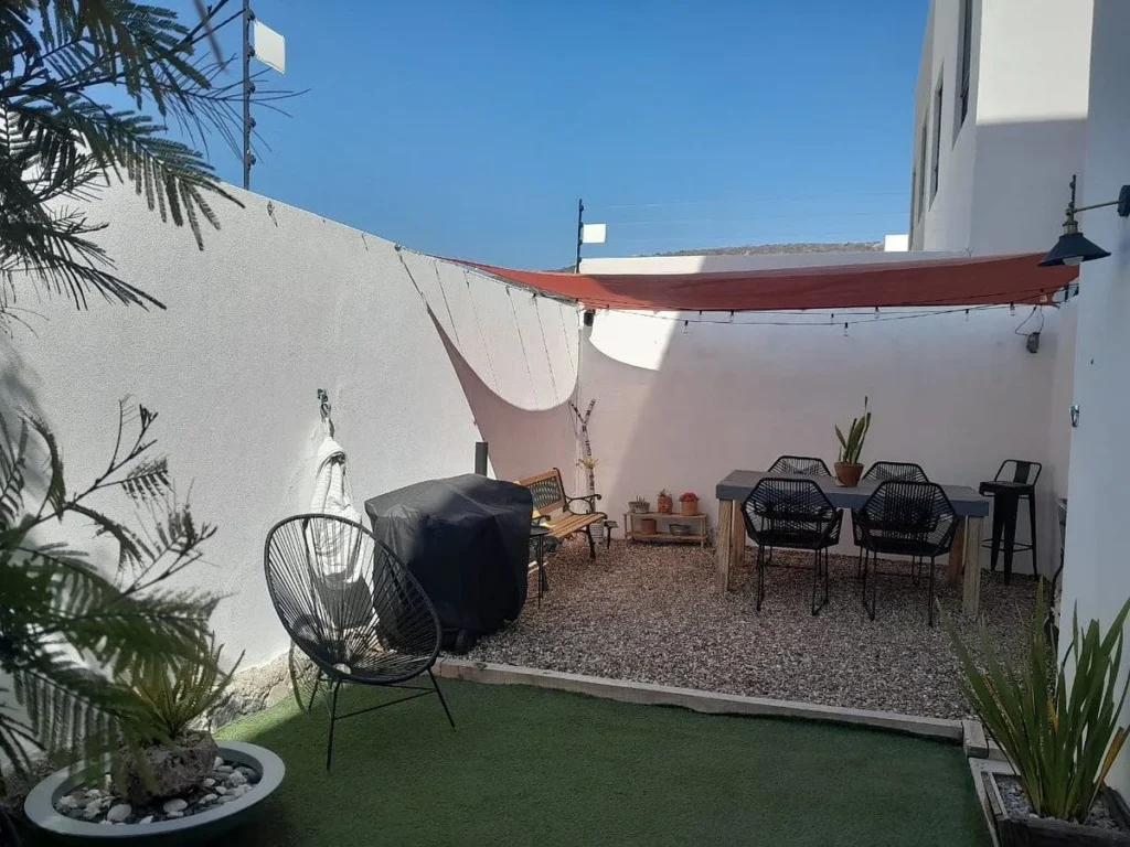 RENTA DE DEPARTAMENTO EN PB CON JARDÍN EXCEDENTE