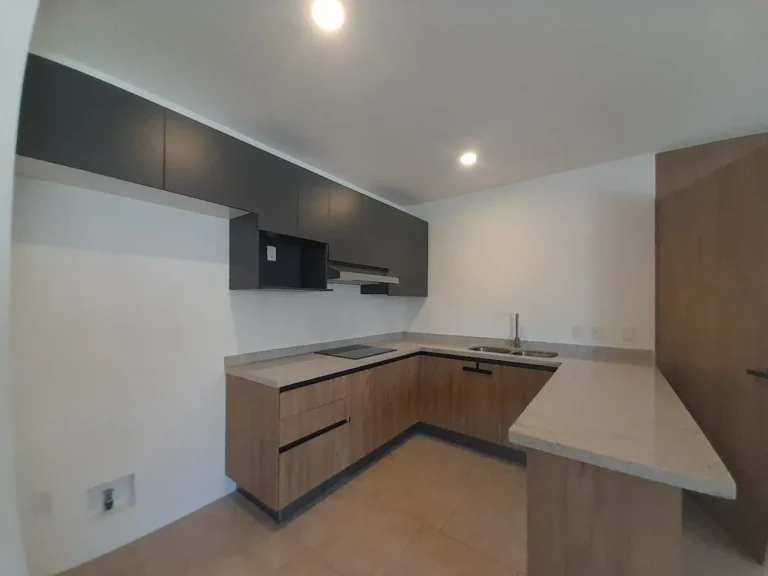RENTA DE DEPARTAMENTO EN PB CON JARDÍN EXCEDENTE