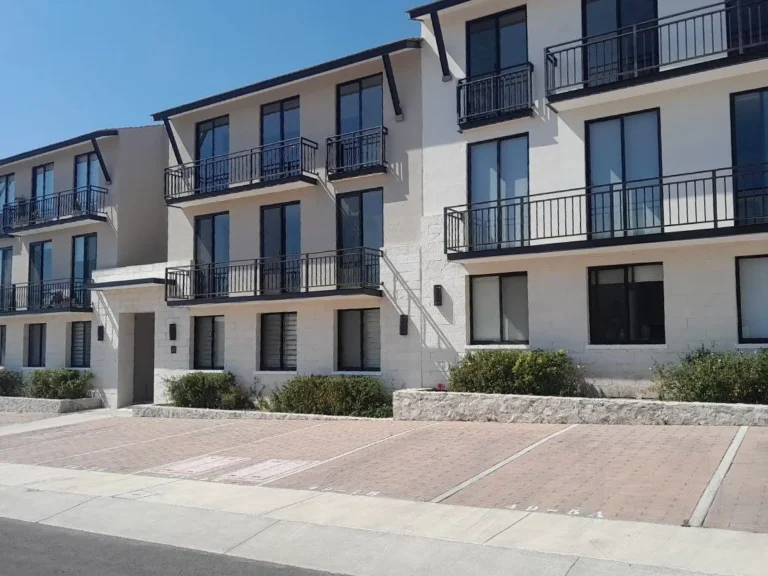 RENTA DE DEPARTAMENTO EN PB CON JARDÍN EXCEDENTE