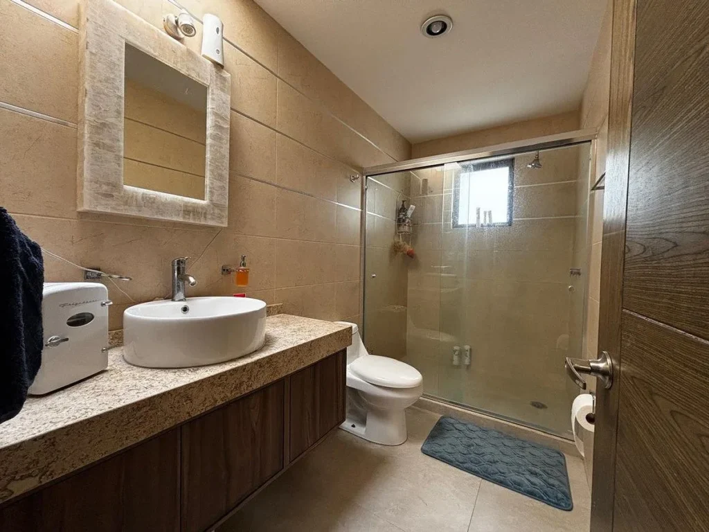 CASA EN VENTA, CONDESA JURIQUILLA