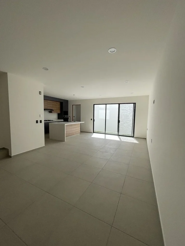 CASA EN VENTA EN ZIZANA