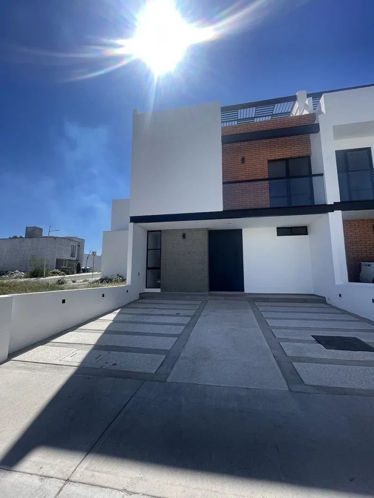 CASA EN VENTA EN ZIZANA