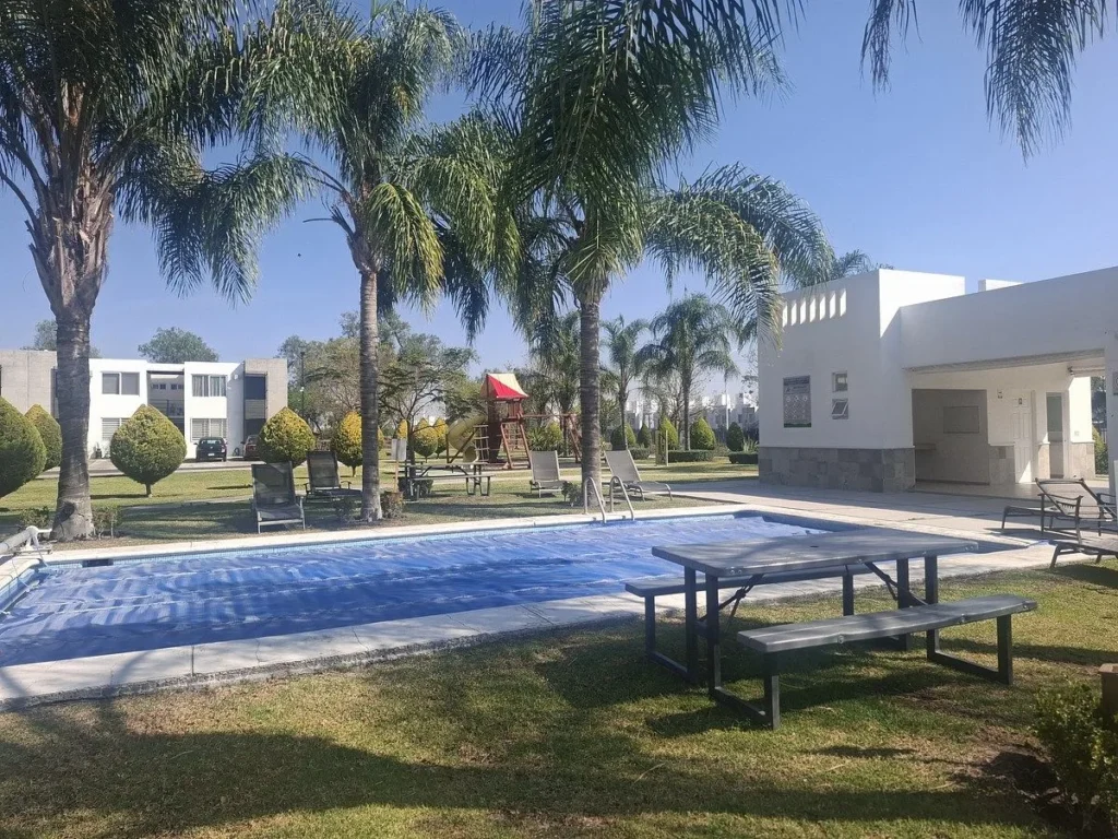 Renta de Departamento Amueblado en Paseos del Bosque, Corregidora