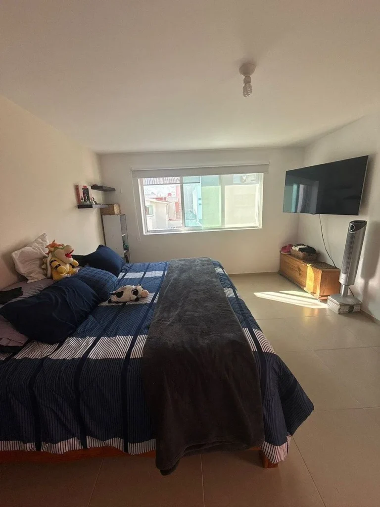 CASA DE AUTOR EN VENTA EN MILENIO III