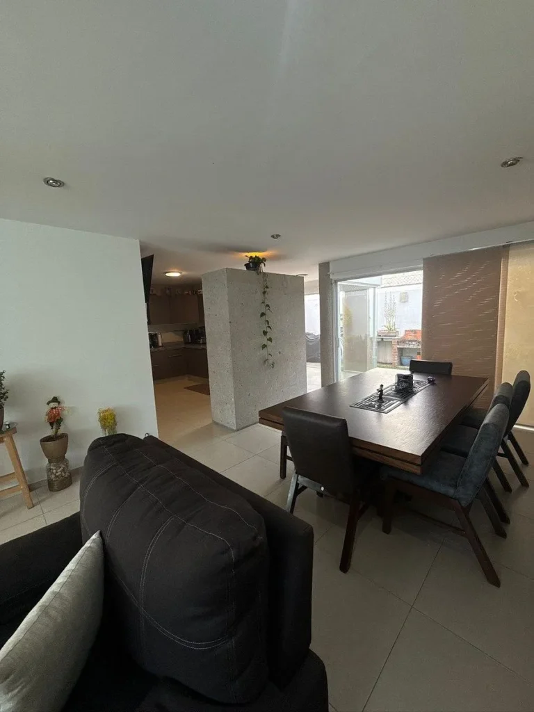 CASA DE AUTOR EN VENTA EN MILENIO III