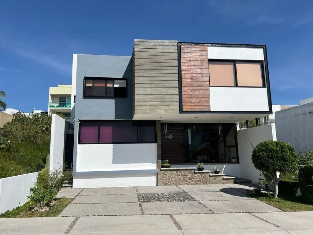 CASA EN VENTA EN CAÑADAS DE LAGO