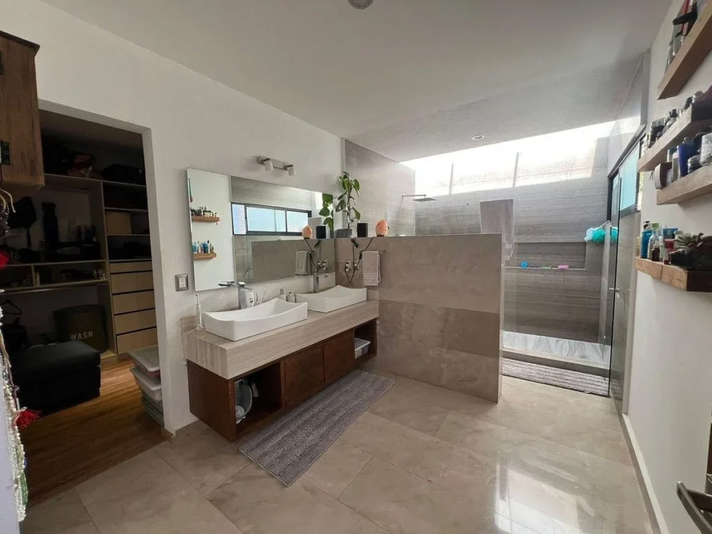 CASA EN VENTA EN CAÑADAS DE LAGO