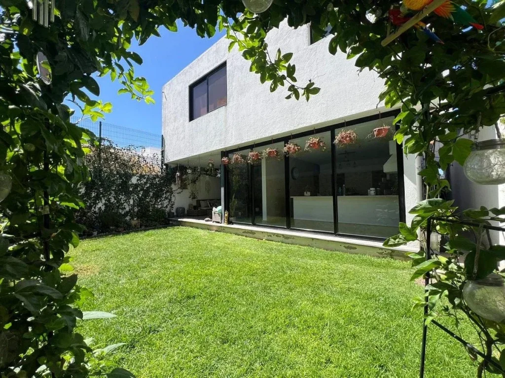 CASA EN VENTA EN CAÑADAS DE LAGO