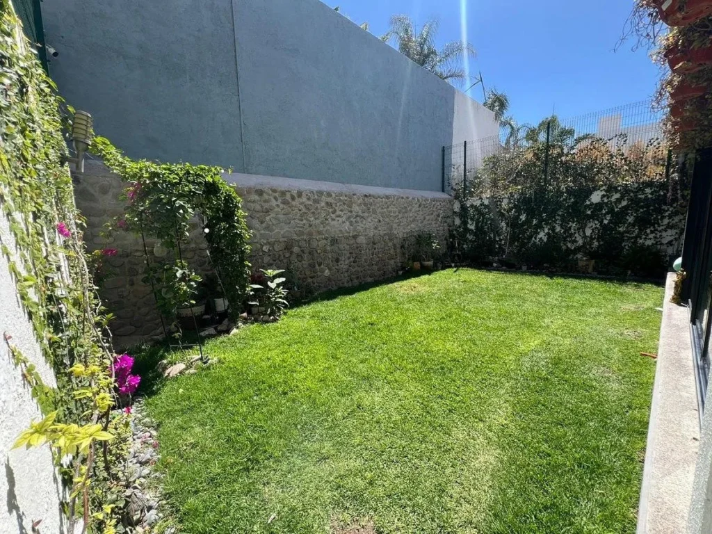 CASA EN VENTA EN CAÑADAS DE LAGO
