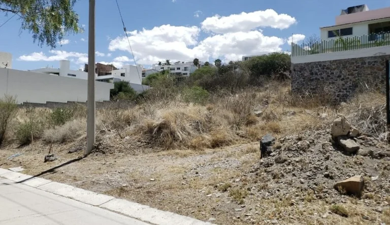 Terreno en venta en Real de Juriquilla, Querétaro – 301.92 m²