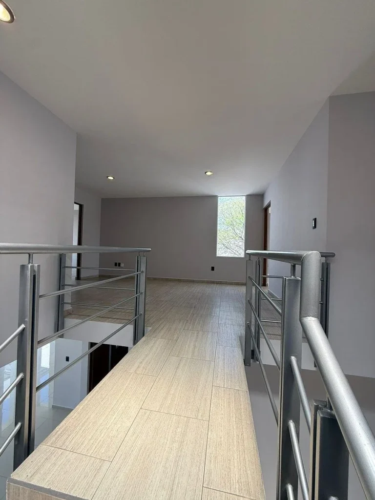 REDUCCION DE PRECIO ¡¡ VENDO CASA IMPECABLE !!! LOMAS DE JURIQUILLA