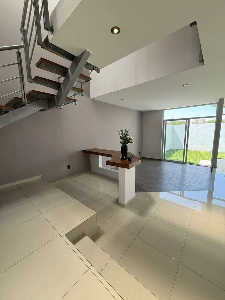 REDUCCION DE PRECIO ¡¡ VENDO CASA IMPECABLE !!! LOMAS DE JURIQUILLA