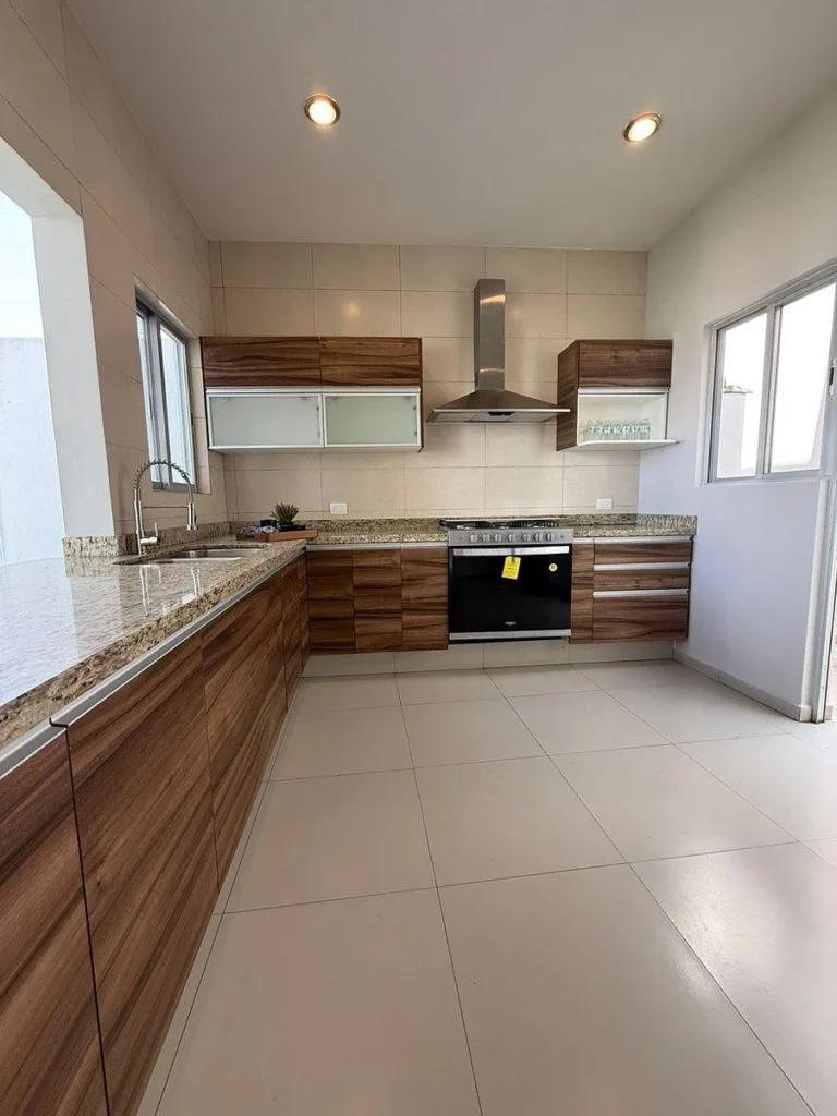 REDUCCION DE PRECIO ¡¡ VENDO CASA IMPECABLE !!! LOMAS DE JURIQUILLA