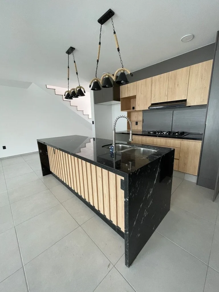 CASA EN VENTA EN ZIBATA