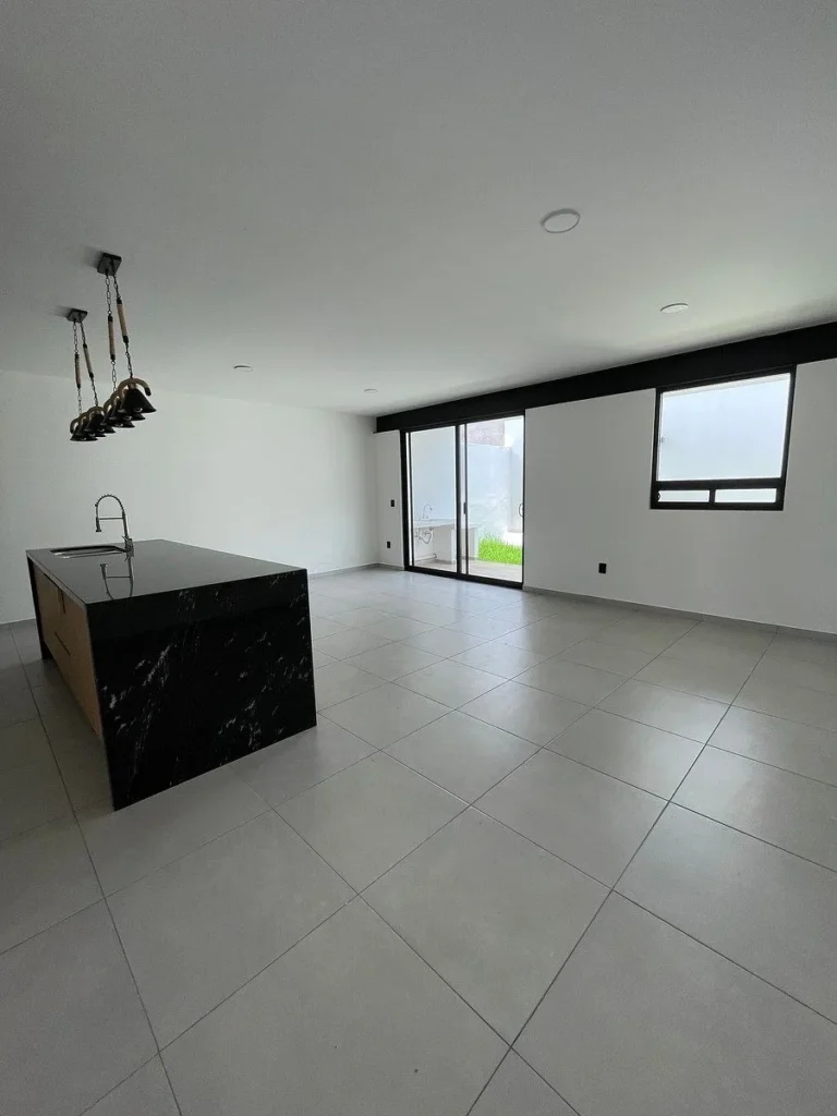 CASA EN VENTA EN ZIBATA