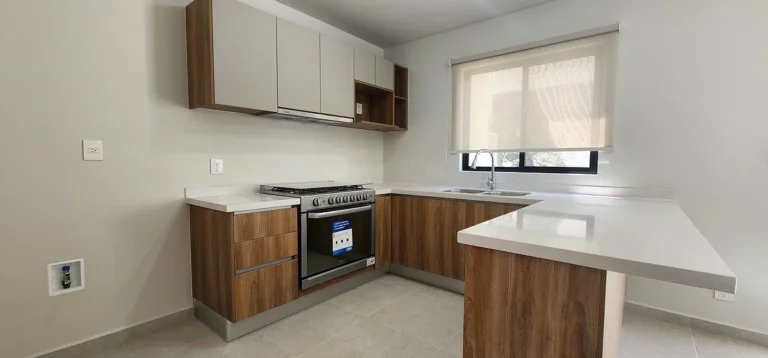 CASA EN RENTA A ESTRENAR CERCA DEL MIRADOR