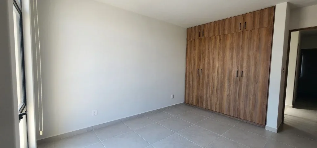 CASA EN ESQUINA NUEVA A ESTRENAR