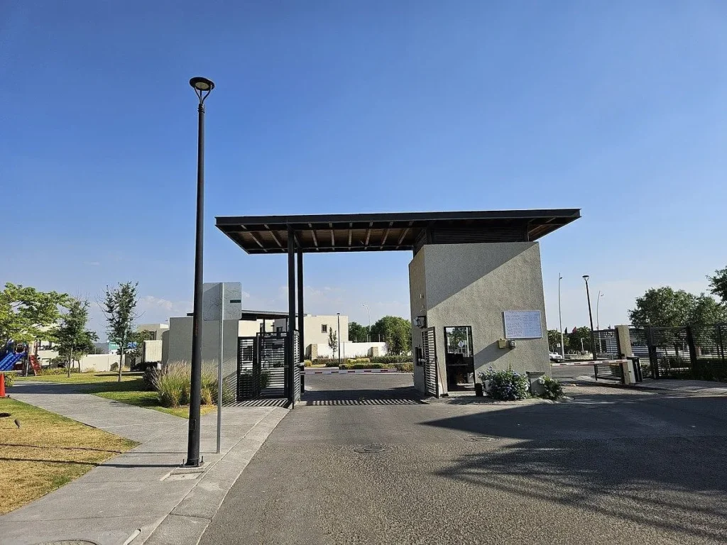 Departamento de 2 niveles en venta en Zakia