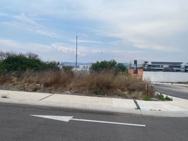 Terreno en esquina en Nuevo Refugio