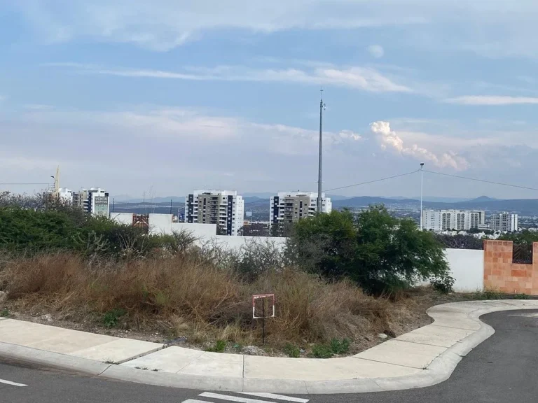 Terreno en esquina en Nuevo Refugio