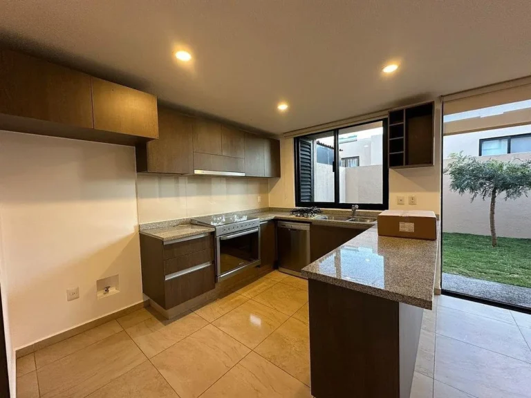 Casa en renta en Zakia Frente al parque principal