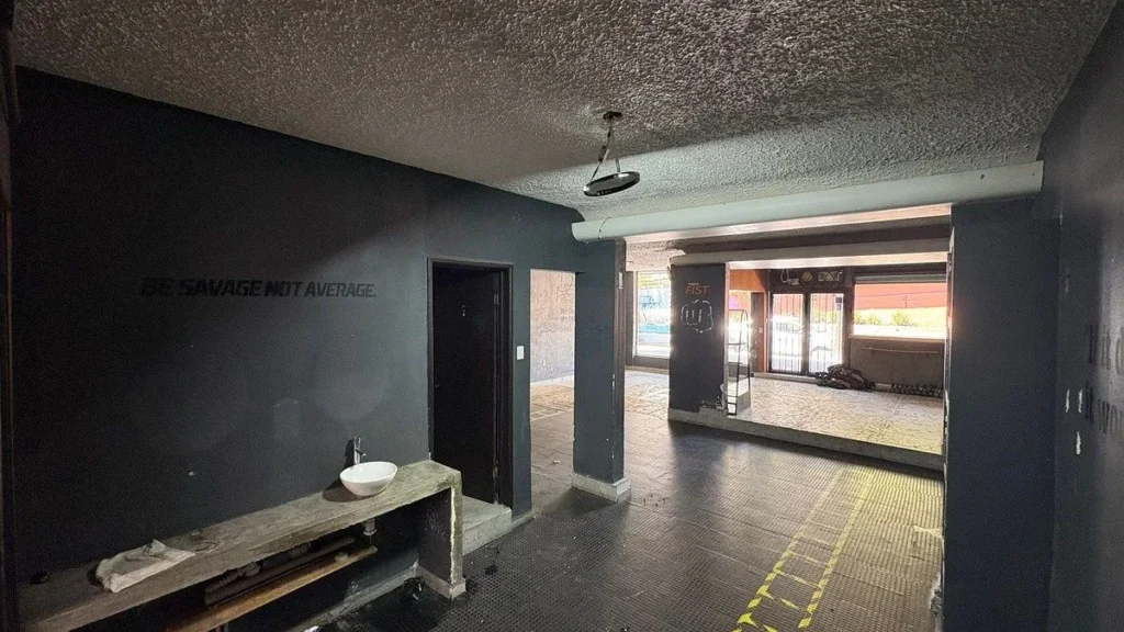 LOCAL COMERCIAL EN RENTA, INCREIBLE UBICACION !!! COLONIA ANZURES