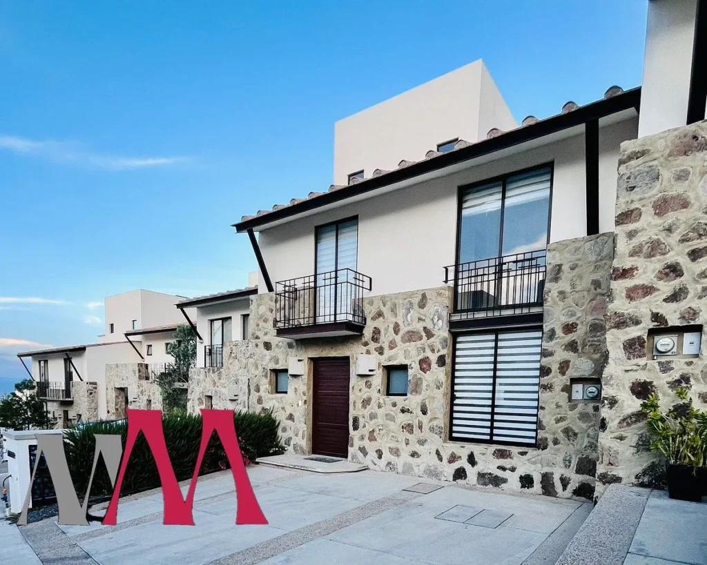 Renta de Casa en Zibatá con roof garden y jardin