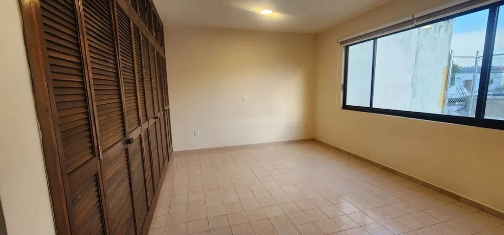 CASA EN VENTA EN EXCELENTE UBICACIÓN EN MANSIONES DEL VALLE