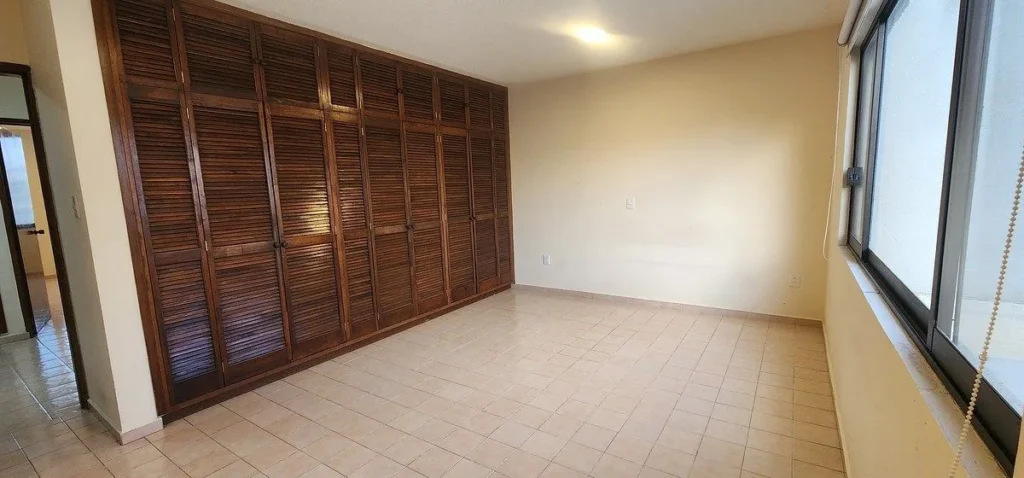 CASA EN VENTA EN EXCELENTE UBICACIÓN EN MANSIONES DEL VALLE