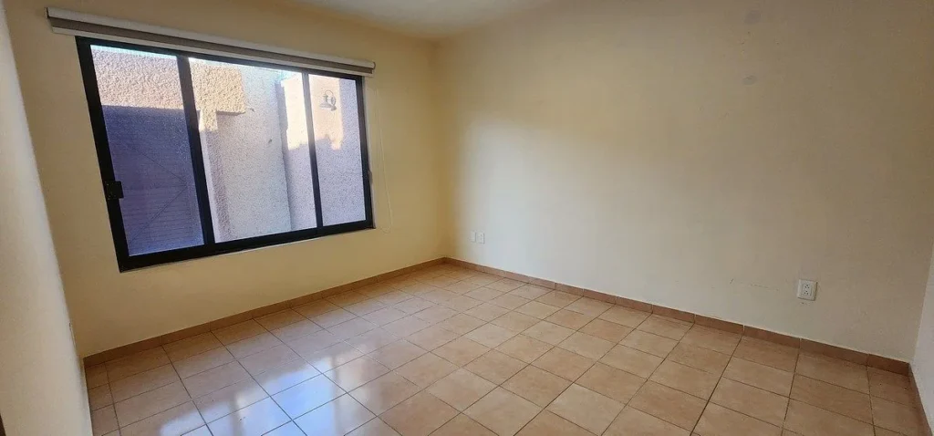 CASA EN VENTA EN EXCELENTE UBICACIÓN EN MANSIONES DEL VALLE