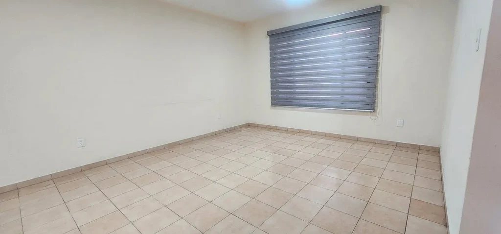 CASA EN VENTA EN EXCELENTE UBICACIÓN EN MANSIONES DEL VALLE