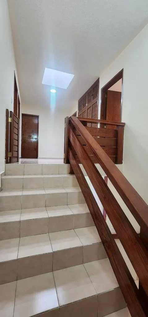 CASA EN VENTA EN EXCELENTE UBICACIÓN EN MANSIONES DEL VALLE