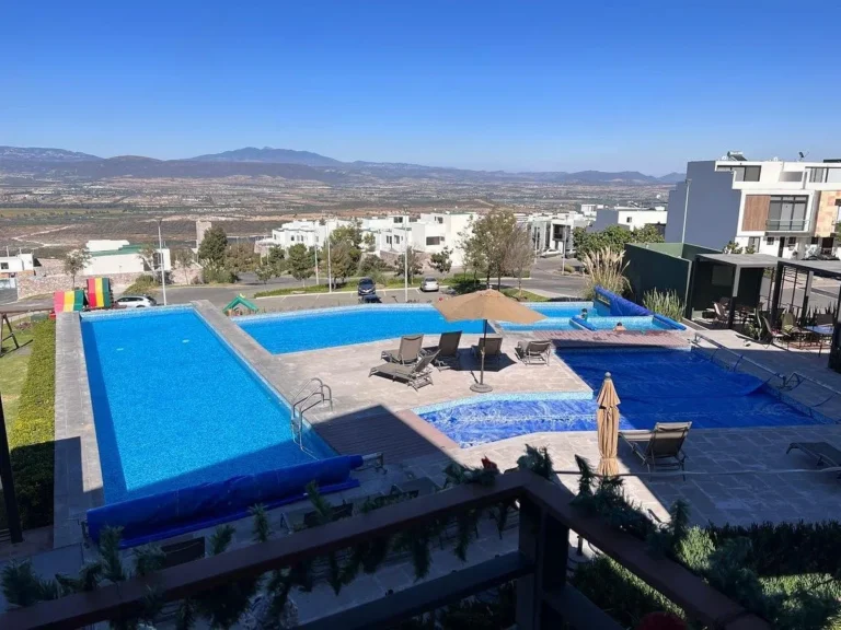 CASA EN RENTA EN ZIBATA