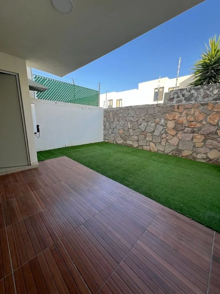CASA EN RENTA EN ZIBATA