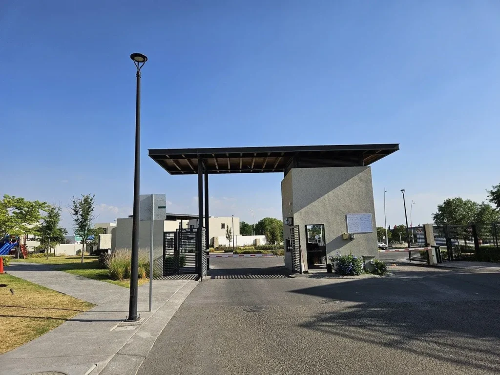 Departamento de 2 niveles en venta en Zakia