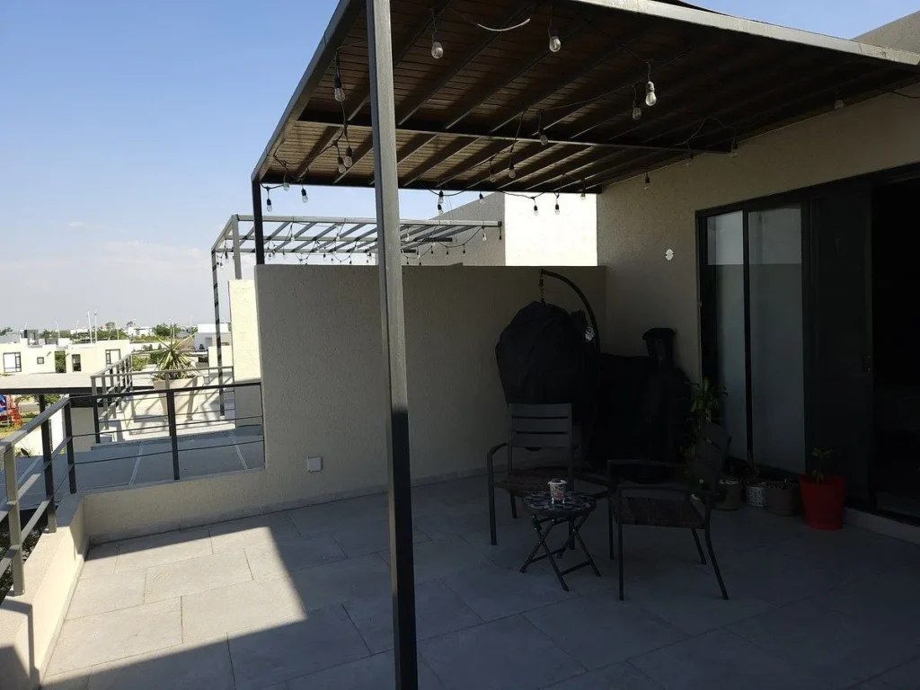 Departamento de 2 niveles en venta en Zakia