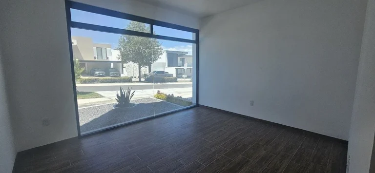 Casa en venta en Zibata con Alberca