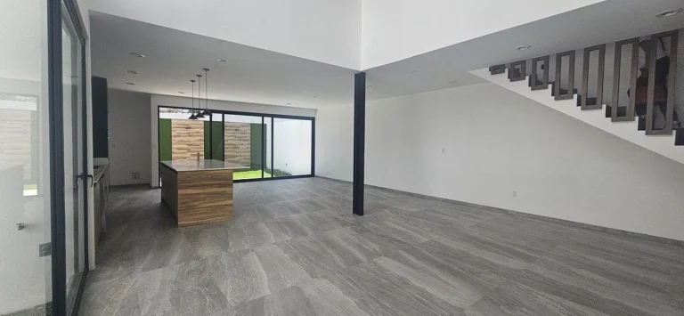 Casa en venta en Zibata con Alberca