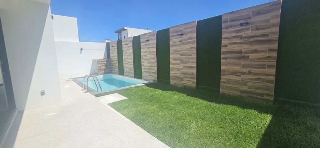 Casa en venta en Zibata con Alberca