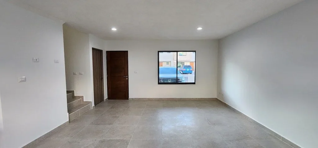 CASA EN RENTA EN LA VISTA, EXCELENTE UBICACIÓN A MINUTOS DEL REFUGIO