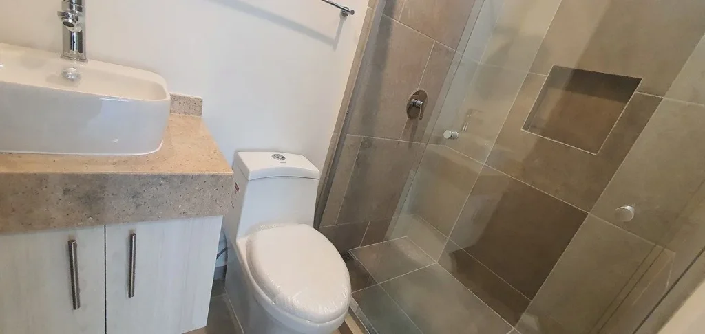 CASA EN RENTA EN LA VISTA, EXCELENTE UBICACIÓN A MINUTOS DEL REFUGIO