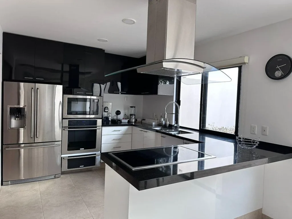 SE RENTA CASA AMUEBLADA CON ROOF Y JARDIN EN SAMARE, ZIBATÁ