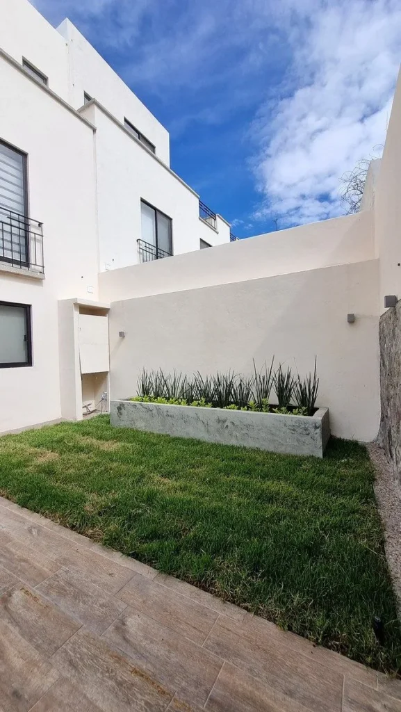 SE RENTA CASA AMUEBLADA CON ROOF Y JARDIN EN SAMARE, ZIBATÁ