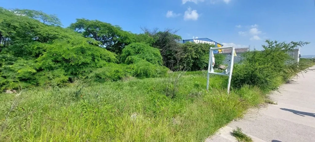 TERRENO COMERCIAL EN VENTA BERNARDO QUINTANA