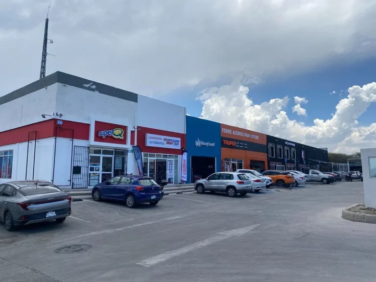 TERRENO COMERCIAL EN VENTA BERNARDO QUINTANA