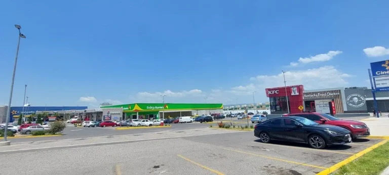 TERRENO COMERCIAL EN VENTA BERNARDO QUINTANA
